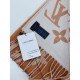 that   Simple letter combination2022 Counter New WoolSimply L's scarf amplifies the classic Monogram pattern across the entire width, illustrating the design heritage while brightening up the focus of everyday wear, with