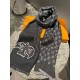 LV Swallow Donkey's newest scarf classic mascot redesigned properly versatile models, eye-catching logo design classic black and gray color scheme really do not look too good 100% wool feel simply fine yarn weaving surfa