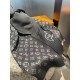 LV Swallow Donkey's newest scarf classic mascot redesigned properly versatile models, eye-catching logo design classic black and gray color scheme really do not look too good 100% wool feel simply fine yarn weaving surfa