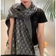 LV Swallow Donkey's newest scarf classic mascot redesigned properly versatile models, eye-catching logo design classic black and gray color scheme really do not look too good 100% wool feel simply fine yarn weaving surfa