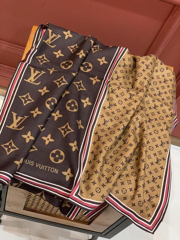 The king of value for money   New on  Specifications 65cm  180cm top herringbone pattern silk cashmere long scarf【Both sides of the same color】 High-end starting pointFashionable to bomb! Pure and simple LV accent! LV th