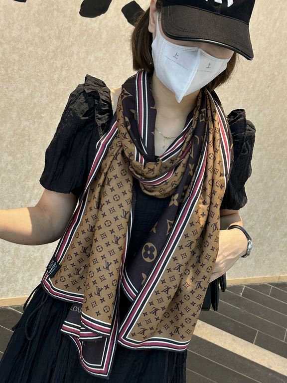 The king of value for money   New on  Specifications 65cm  180cm top herringbone pattern silk cashmere long scarf【Both sides of the same color】 High-end starting pointFashionable to bomb! Pure and simple LV accent! LV th