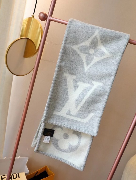 The new Sweet Dreams Scarf is a must-have cold-weather accessory.Pop-ups ship out now Lv new style is so pretty The cozy and gorgeous Sweet Dreams scarf is a must-have cold weather accessory, crafted in the United States