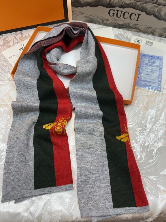 (Gucci) super in the center of the very stable    our men's scarves and buy and cherish ~ ~ ~ men's models are really very few, a year is only a few models, are export orders so it is more difficult to meet. Men's things