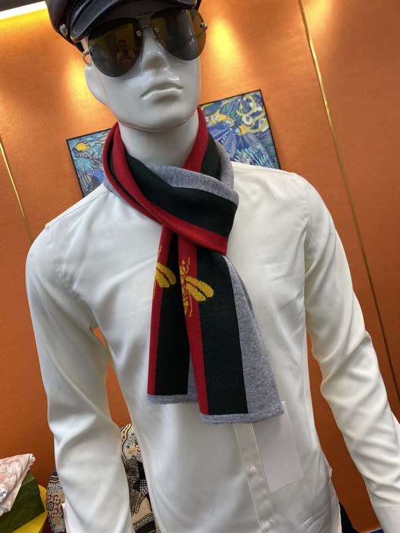 (Gucci) super in the center of the very stable    our men's scarves and buy and cherish ~ ~ ~ men's models are really very few, a year is only a few models, are export orders so it is more difficult to meet. Men's things