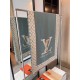 [  can be trusted with a premium chic look!!!! The quality is super awesome, this price is truly super value to home! ! LV another fall and winter section of the scarf, the old flower is LV's most fashionable design! The