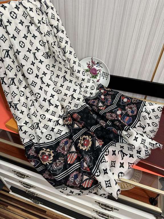 New Lv2024 The latest models   top design is so beautiful, truly awesome   [ring velvet long scarf]    physical genuinely beautiful   shawl with print      regardless of the design of the airbrush are very well in place 