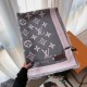 Special European version of the goods franchise]     New Lv Scarf   Fashionable big style, simple and atmospheric, spot. The effect of the upper body is super great. Gift for self-use super cost-effective. size 180 65 ar