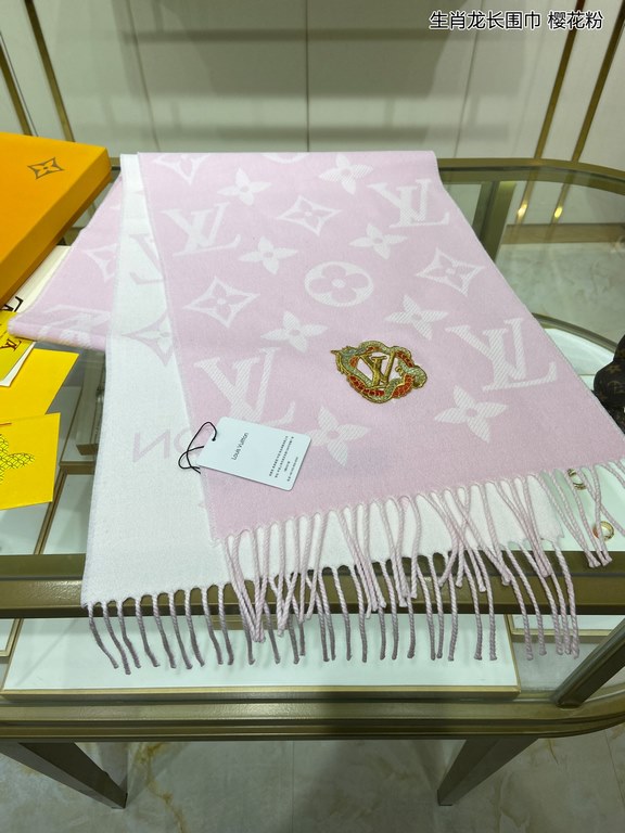 In stock    Baby Dragon   Welfare is here     Louis Vuitton channel exclusive special newest model - 2023 the most reddest and hottest [Chinese Zodiac Dragon Long Scarf] is here  Precious Dragon LV Essential Scarf to wel