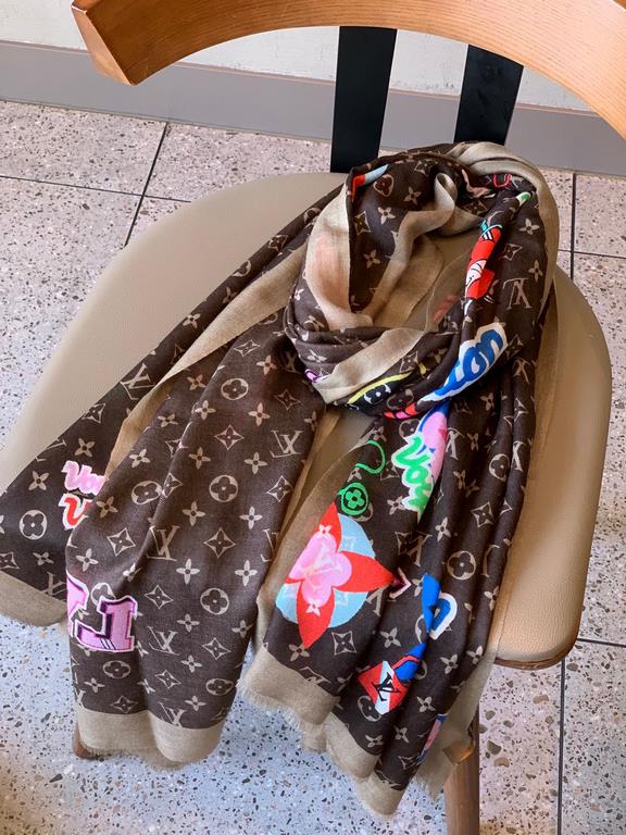 Elegant and noble Baby-like soft touch   synchronized counter [colorful appliqués] cashmere long scarf   clever use of the LV emblem pattern to create an eye-catching and bright look and feel, with a variety of color blo