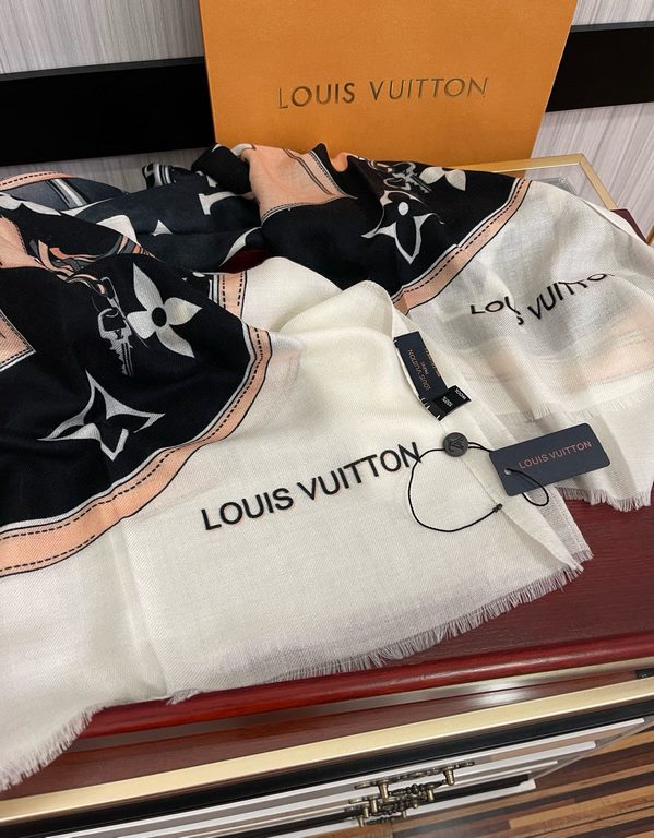 New LV2024 latest models   top design is too beautiful, truly awesome   [ring velvet long scarf]    physical genuinely beautiful   shawl with prints      regardless of the design of the airbrush are very well in place   