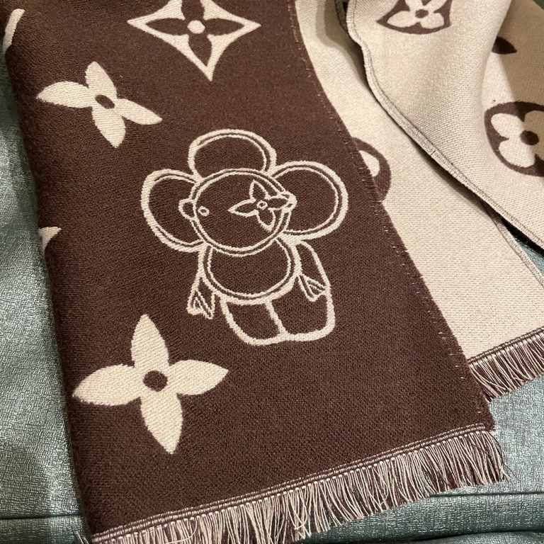 LV Sunflower Donkey's newest scarf classic mascot redesigned properly versatile models, fried chicken bright logo design classic black and gray color scheme really do not look too good 100% wool feel simply fine yarn wea