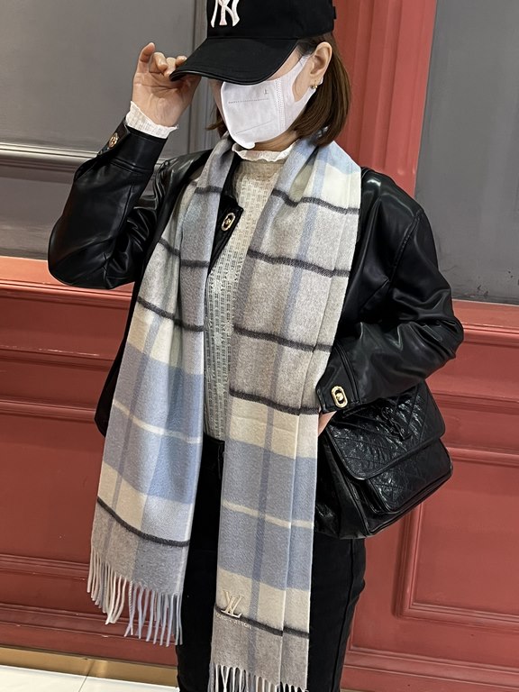 Price   heavy recommended  LV new - couple models cashmere scarf   perfect selection of superior cashmere fibers, time-consuming and exhausting, and then soaked in clear spring water polyester, so that cashmere fibers pr