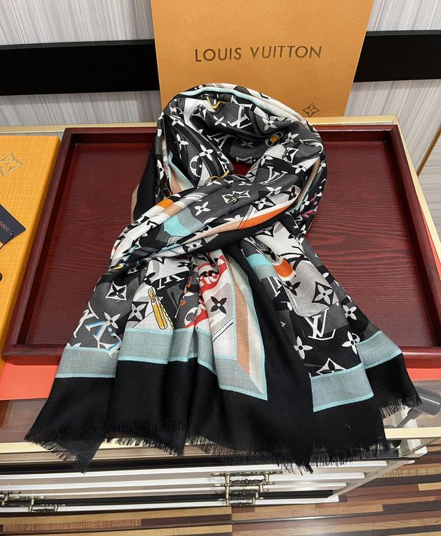 on the new Lv  the latest models of top high-end design, the physical genuinely beautiful   shawl with prints      regardless of the design of the airbrush are very well in place  details are visible   the entire scarf g