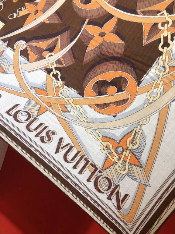 RLV2340 The original Lv [Ultimate 3D] square scarf in 140cm velvet is a creative reinterpretation of Louis Vuitton's iconic elements, with the Monogram pattern in three-dimensional relief, overlaid with large Monogram fl