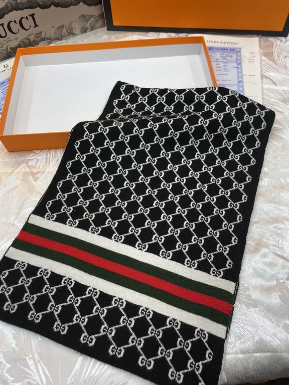 (Gucci) super in the center of the very stable    our men's scarves and buy and cherish ~ ~ ~ men's models are really very few, a year is only a few models, are export orders so it is more difficult to meet. Men's things