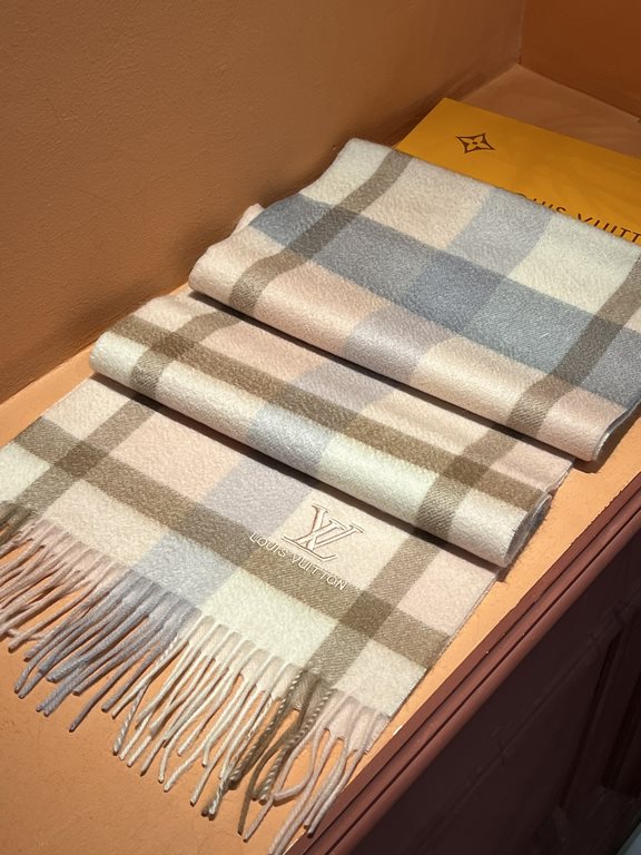 Price   heavy recommended  LV new - couple models cashmere scarf   perfect selection of superior cashmere fibers, time-consuming and exhausting, and then soaked in clear spring water polyester, so that cashmere fibers pr