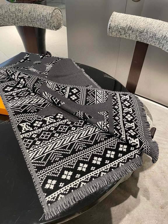 Louis Vuitton LOUIS VUITTONO Counter synchronization, LV fashionable senior high-end wool scarf! Can be formal, can be casual, very fashionable men and women with the same design.LV this weaving method is more difficult,