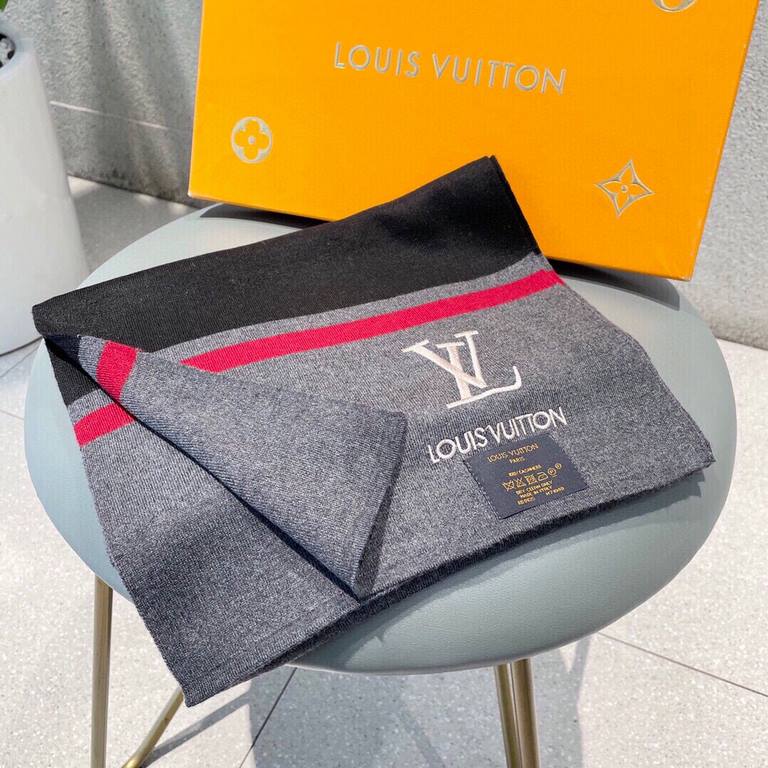 Explosive models on the new couples models     LV exclusive cattle goods   Luxury is all between the size, high-end quality   with super high cashmere quality to be favored by this brand   this boutique is the market and