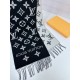 that   Simple letter combination2022 Counter New WoolSimply L's scarf amplifies the classic Monogram pattern across the entire width, illustrating the design heritage while brightening up the focus of everyday wear, with