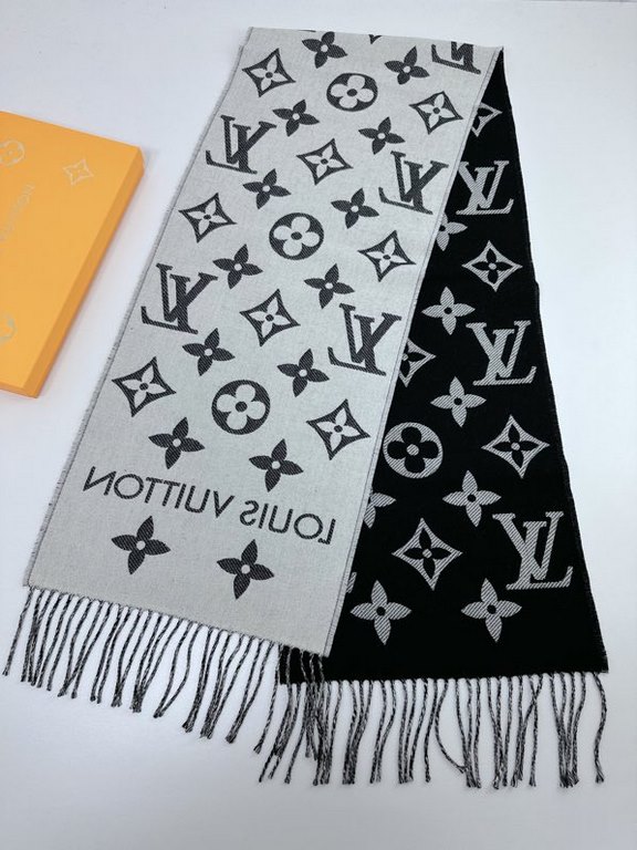 that   Simple letter combination2022 Counter New WoolSimply L's scarf amplifies the classic Monogram pattern across the entire width, illustrating the design heritage while brightening up the focus of everyday wear, with