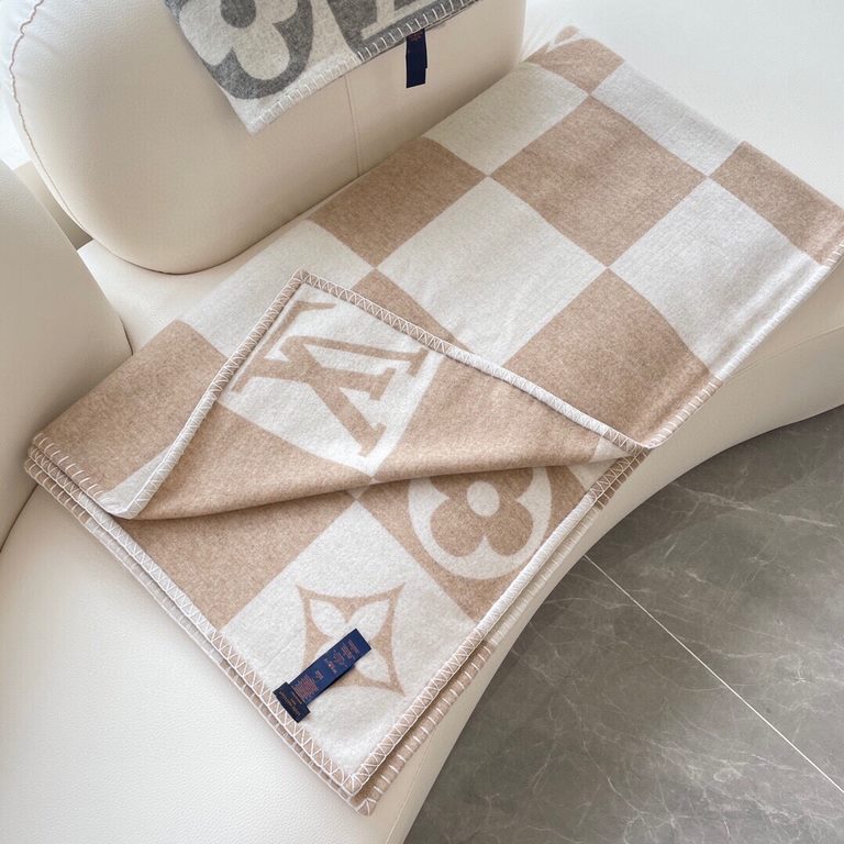 extreme hard goods, the classic LV pattern is popular all over the world, shocked the world louis vuitton neo mongaram old flower blanket   details at a glance, the texture is fine to burst, you can home concave styling,