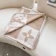 extreme hard goods, the classic LV pattern is popular all over the world, shocked the world louis vuitton neo mongaram old flower blanket   details at a glance, the texture is fine to burst, you can home concave styling,