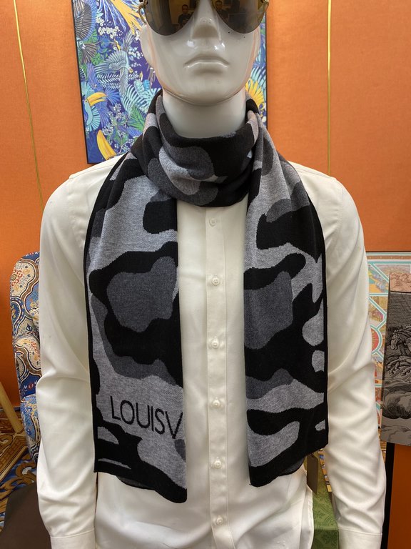 (LV) super fancy very stable    our men's scarves and buy and cherish ~ ~ ~ men's models are really few and far between, only a few models a year, are export orders so it is more difficult to meet. Men's things pay atten