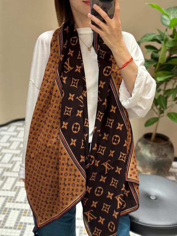 The king of value for money   New on  Specifications 65cm  180cm top herringbone pattern silk cashmere long scarf【Both sides of the same color】 High-end starting pointFashionable to bomb! Pure and simple LV accent! LV th