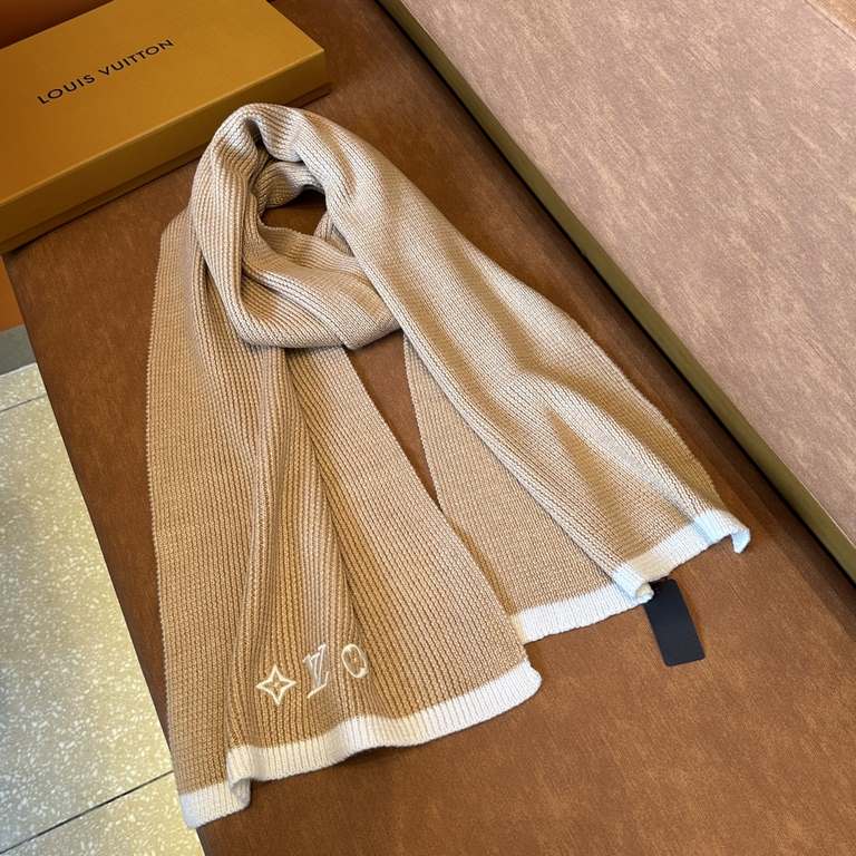 PricesThe LV Headline scarf is a testament to Louis Vuitton's meticulous craftsmanship, combining soft knit and fine detailing with floral Monogram embroidery in the corners and elegant wool for winter wear.200 x 35 cm10