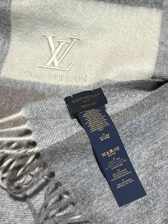 Price   heavy recommended  LV new - couple models cashmere scarf   perfect selection of superior cashmere fibers, time-consuming and exhausting, and then soaked in clear spring water polyester, so that cashmere fibers pr