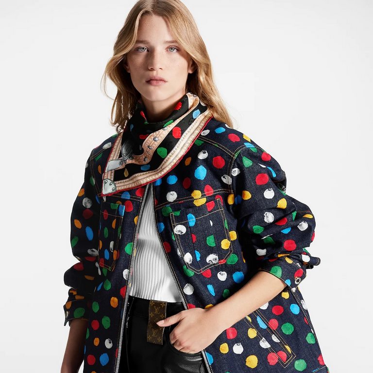 SLV2310 Original Lv [LV x YK Monogram] 90cm Edition, Japanese artist Yayoi Kusama painted a Louis Vuitton hard case with colorful polka dots to commemorate her collaboration with the brand in 2012, which inspired the LV 