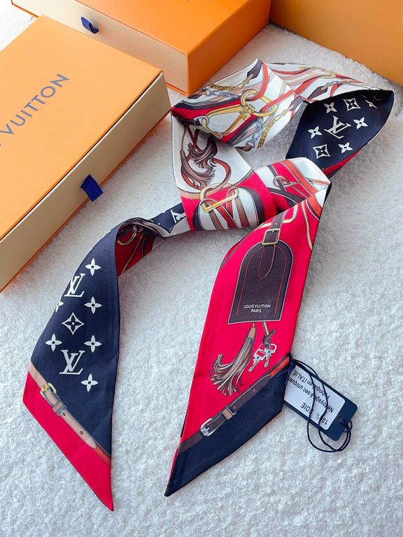 The much-anticipated LV [Confidential Monogram Giant] Silk Scarf Bundle   This series has always been the donkey's home mainstay, and every year will come out with a small modification, and this year this is really beaut