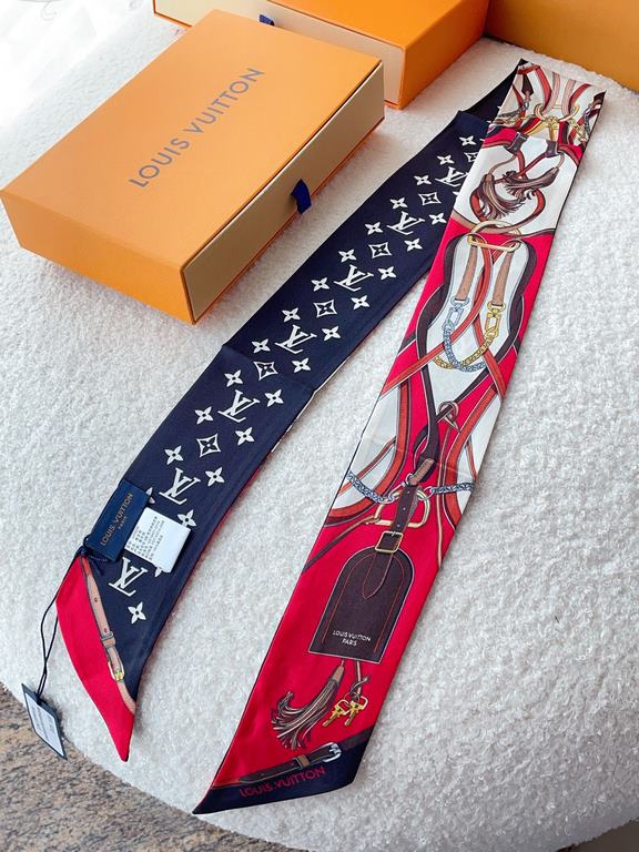 The much-anticipated LV [Confidential Monogram Giant] Silk Scarf Bundle   This series has always been the donkey's home mainstay, and every year will come out with a small modification, and this year this is really beaut