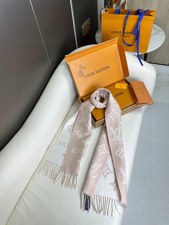 Price Complimentary picture counter with the same packaging!  LV newest models do not collision   chic super aura! The highest version of the whole network welcome to compare  !!!] The old flower shawl has a new feeling,