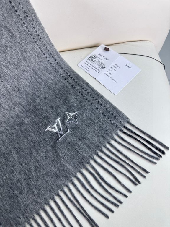 Price Rage to stay, rare high-end women's models   family members welfare   LV very positive men and women scarves ~ fabric love, very soft and delicate comfortable,   atmospheric simplicity, super good-looking men and w