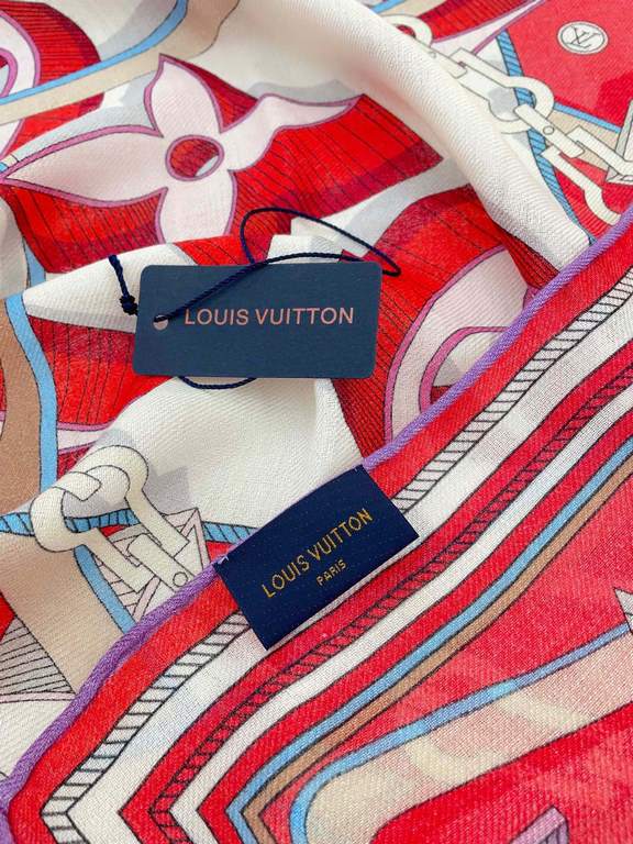 VIP recommended, LV perfect quality   soft . Hand feel are doing very well (design highlights a lot of very heavyweight)   heavyweight official website latest models. Customized grade fabric. Gives the scarf more very ea