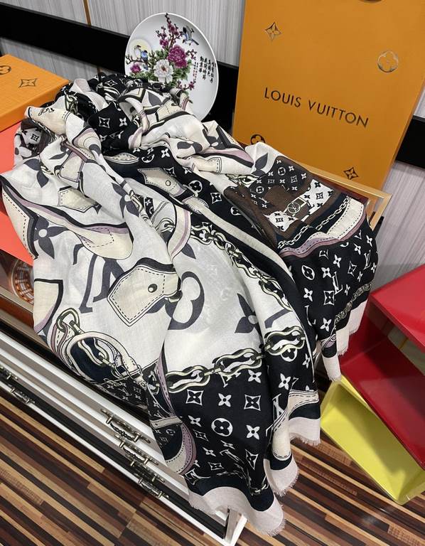 New 2023, LV [300 pcs cashmere long scarf] physical genuinely beautiful   shawl with print   regardless of the design of the airbrush are very in place   details are visible   the entire scarf gives people a big brand au