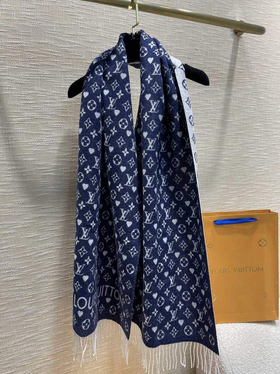 [  can be trusted with a high level of chic!!! Quality is super awesome, this price is truly super value to home! LV another fall and winter models scarf, old flower is LV's most fashionable design! The special thing abo