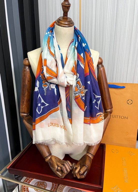 New LV 2024 latest models   top design is too beautiful, truly awesome   [double-sided ring velvet long scarf]    physical genuinely beautiful   shawl with prints      regardless of the design of the airbrush are very in