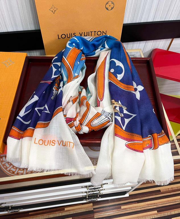 New LV 2024 latest models   top design is too beautiful, truly awesome   [double-sided ring velvet long scarf]    physical genuinely beautiful   shawl with prints      regardless of the design of the airbrush are very in