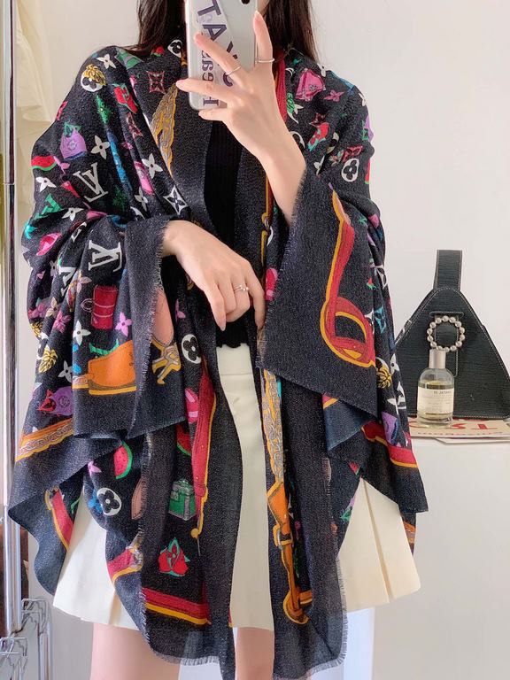 The scarf will shine brightly 2022 fall and winter limited series popping to la LV original single authentic. Early fall staple models. Wear Le Tout Paris long scarf LV bags and the bottom of the logo rich details, more 