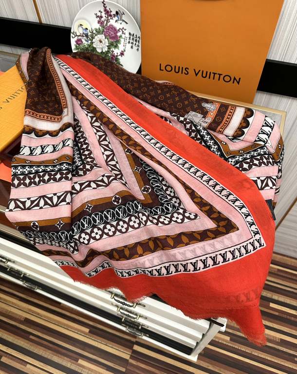 Price on the new LV home 2023 latest models   top design is too beautiful, truly awesome   [double-sided 300 support ring velvet long scarf]    physical genuinely beautiful   shawl with prints      regardless of the desi