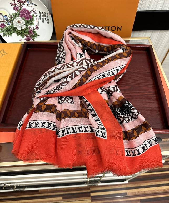 Price on the new LV home 2023 latest models   top design is too beautiful, truly awesome   [double-sided 300 support ring velvet long scarf]    physical genuinely beautiful   shawl with prints      regardless of the desi