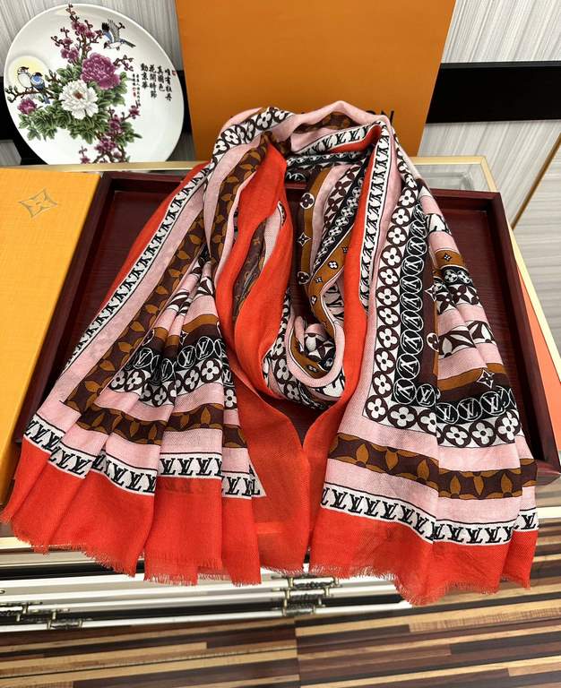 Price on the new LV home 2023 latest models   top design is too beautiful, truly awesome   [double-sided 300 support ring velvet long scarf]    physical genuinely beautiful   shawl with prints      regardless of the desi