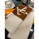 New Shipping】  LV Shearling Teddy Scarf Autumn and winter coat good friend! The latest models,, put out a small amount of basically empty seconds, this time to grab grab, super versatile,, 110  17cm. lambswool short fur 