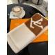 New Shipping】  LV Shearling Teddy Scarf Autumn and winter coat good friend! The latest models,, put out a small amount of basically empty seconds, this time to grab grab, super versatile,, 110  17cm. lambswool short fur 