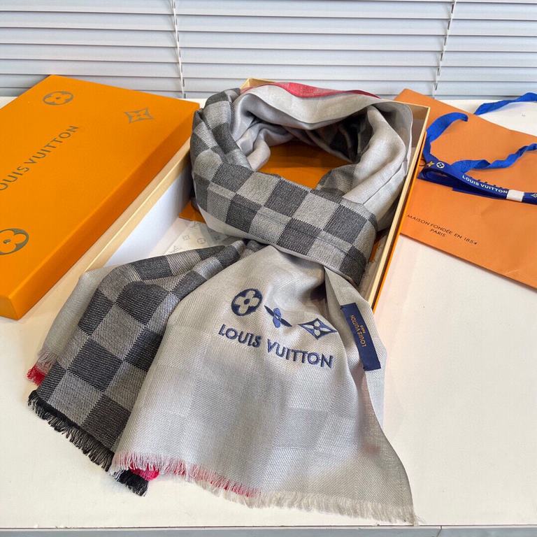 Explosive arrivals LV Checkerboard Classic Checkerboard Scarf for men and women   Soft and cozy cashmere brings the warmest and most intimate care this season   Top quality   Cashmere yarn weaves a beautiful and exquisit