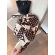 Crystal velvet, LV counter new, foreign counter special. Scarf shawl, luxury atmosphere small qualification tone   exquisite all the beautiful language used in it is not too much, the fashion mirror badge skillfully comb