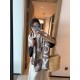 Crystal velvet, LV counter new, foreign counter special. Scarf shawl, luxury atmosphere small qualification tone   exquisite all the beautiful language used in it is not too much, the fashion mirror badge skillfully comb